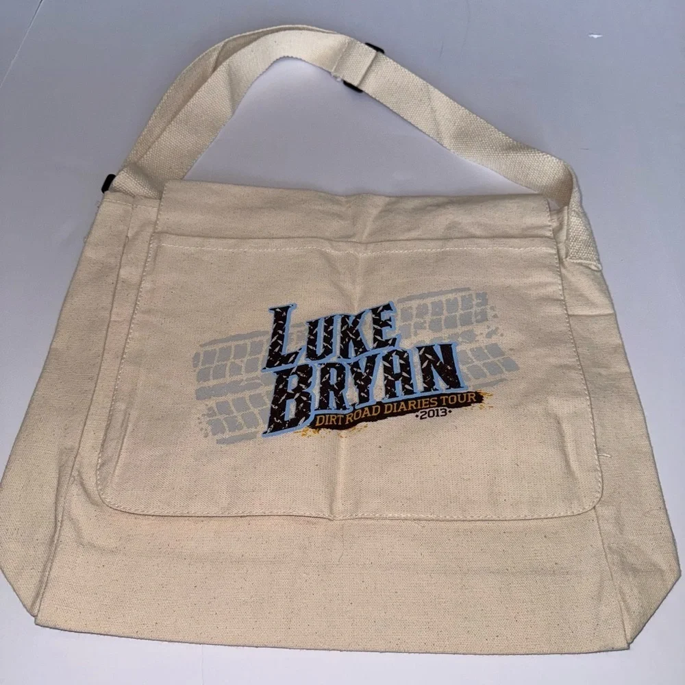 Luke Bryan Messanger bag tour of 2013